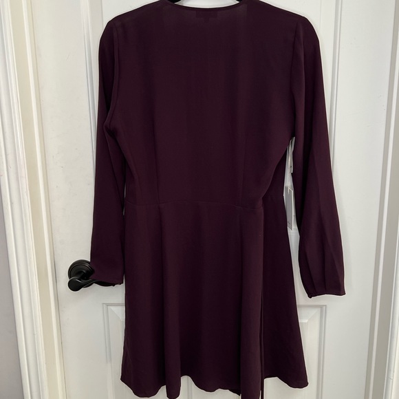 NWT Aritzia Harlay Wrap Eggplant Dress - Picture 5 of 8